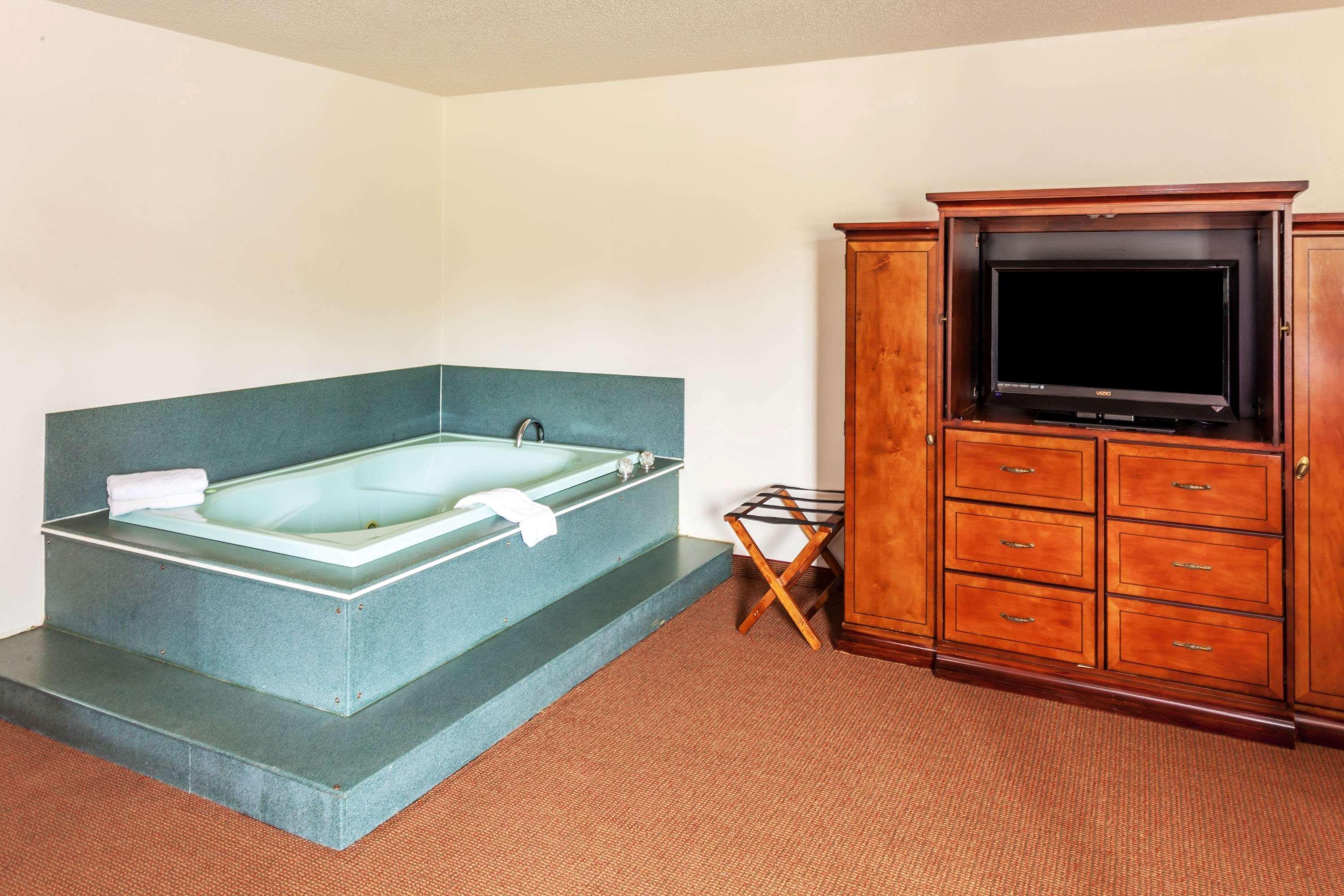 Oyo Hotel Portage I-94 Extérieur photo