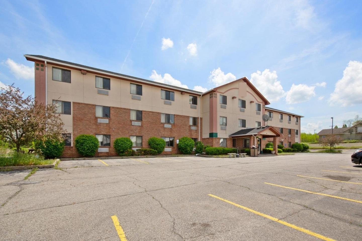 Oyo Hotel Portage I-94 Extérieur photo