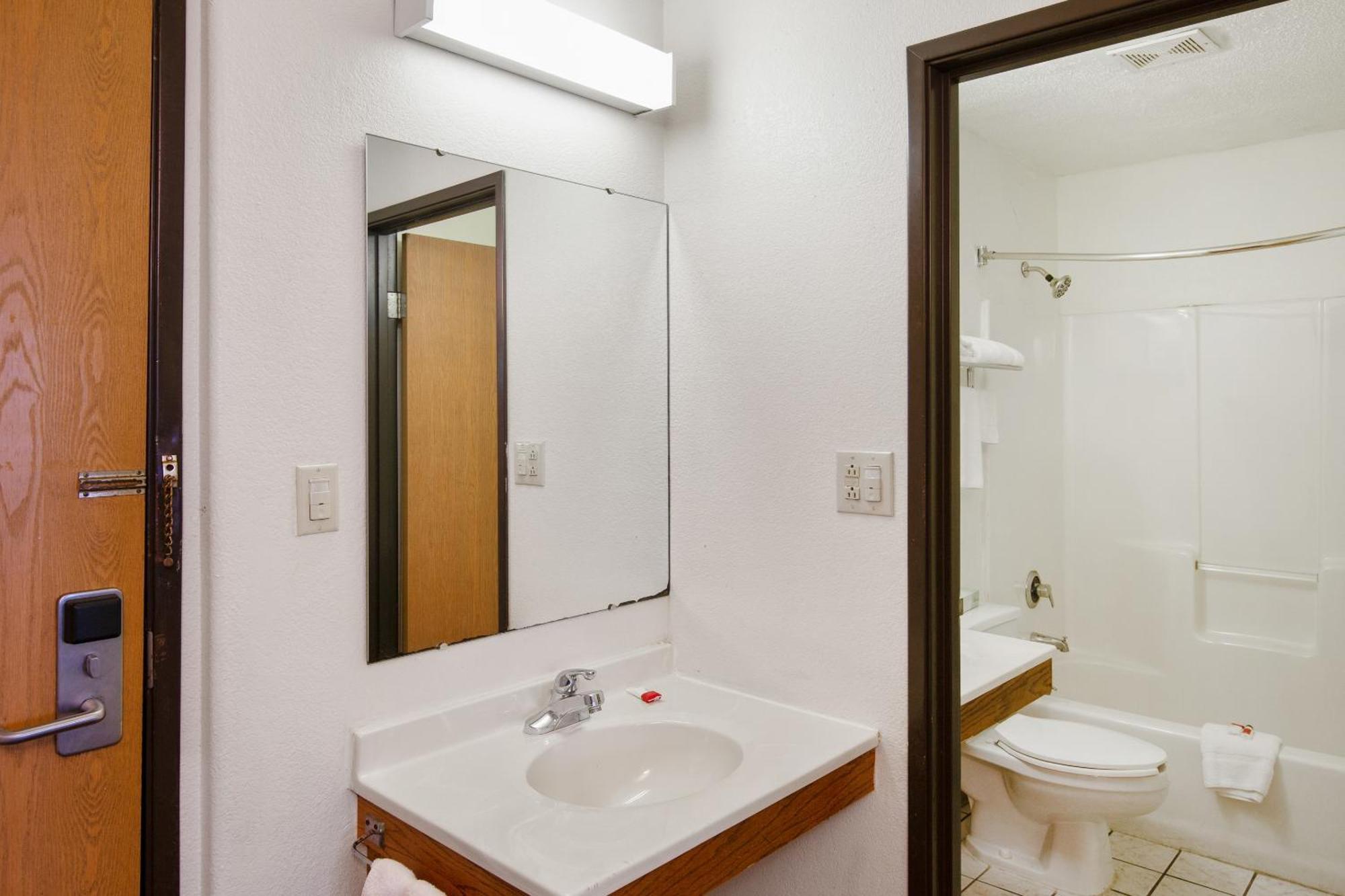Oyo Hotel Portage I-94 Extérieur photo