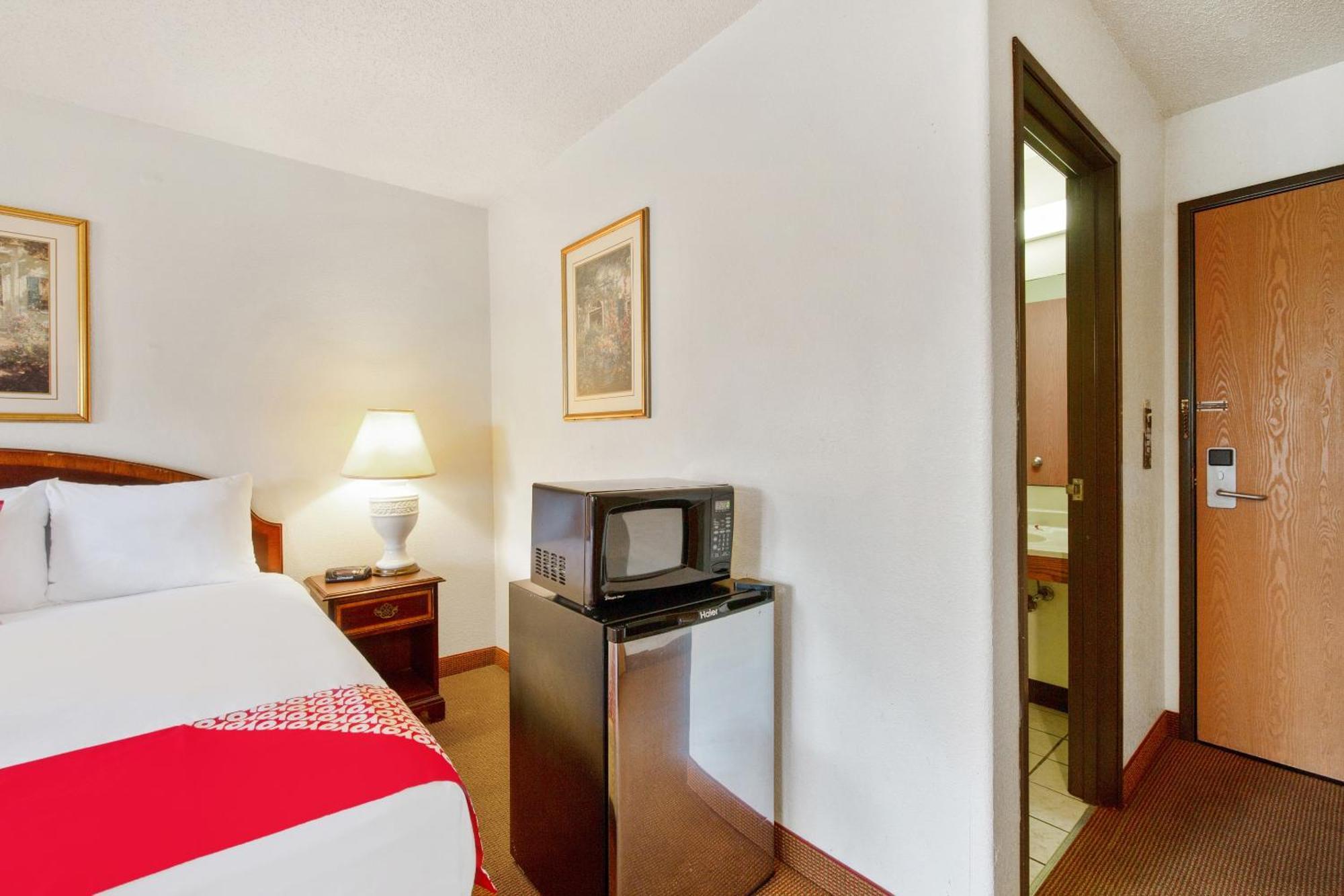 Oyo Hotel Portage I-94 Extérieur photo