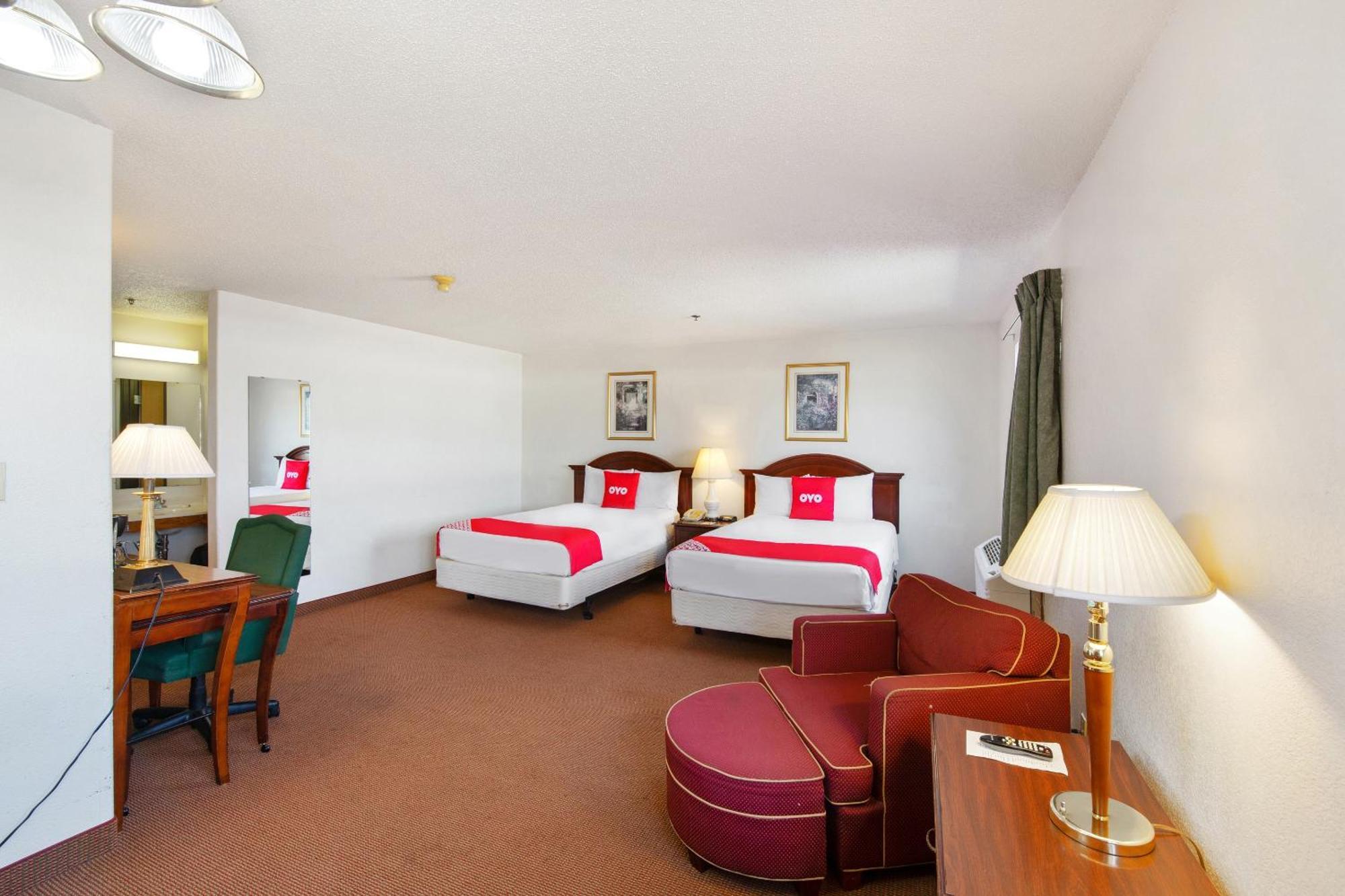 Oyo Hotel Portage I-94 Extérieur photo