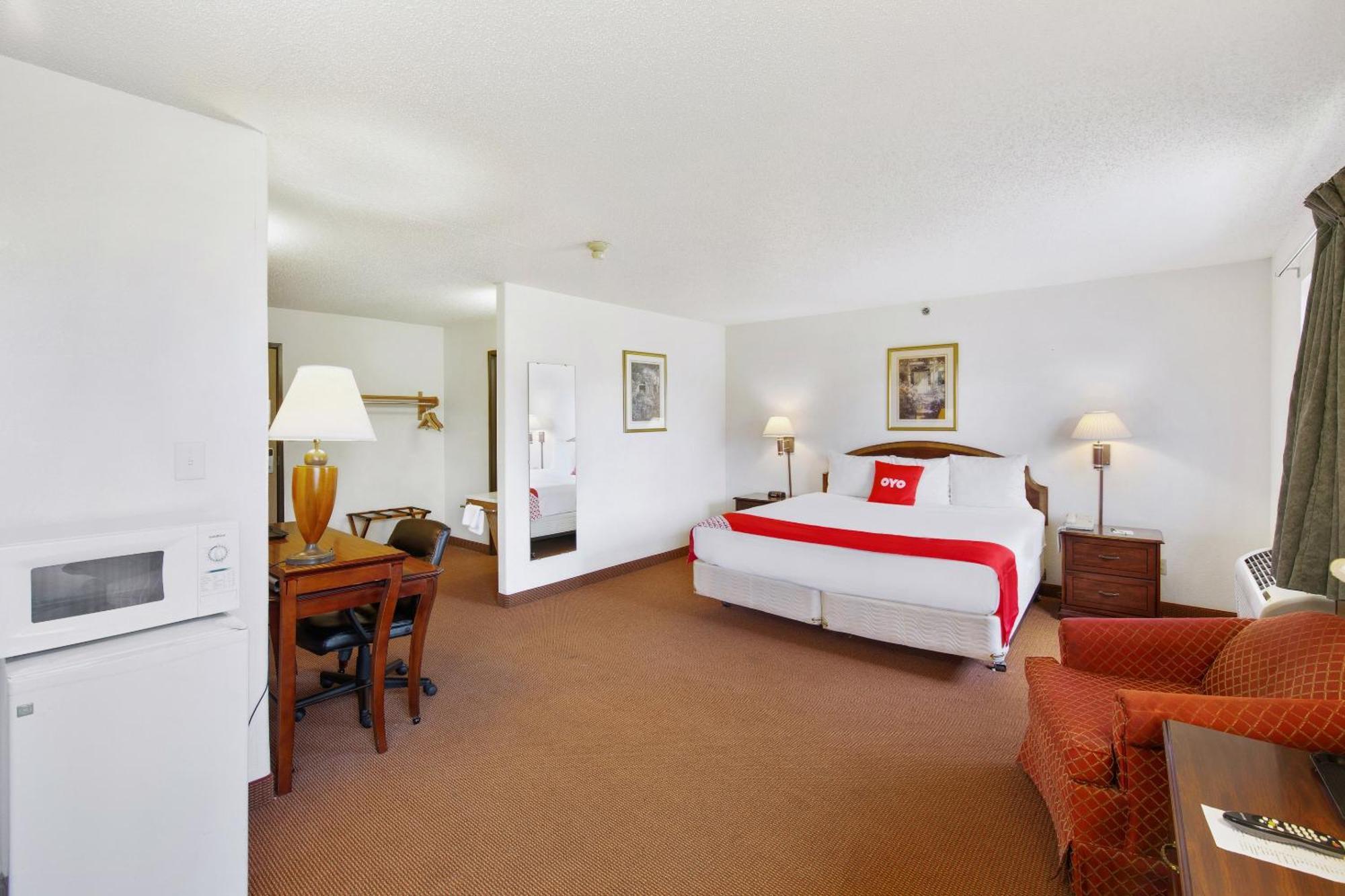 Oyo Hotel Portage I-94 Extérieur photo