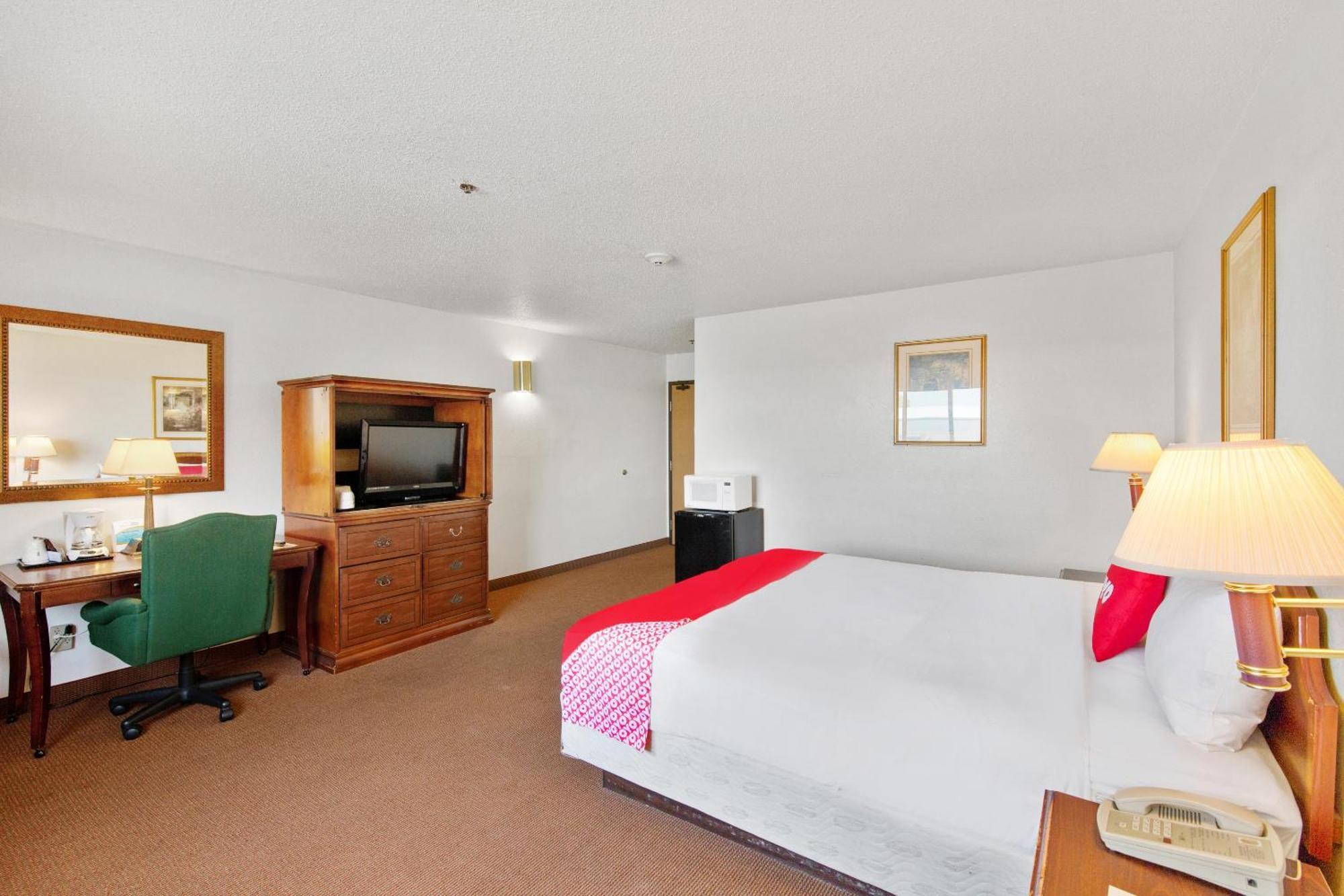 Oyo Hotel Portage I-94 Extérieur photo