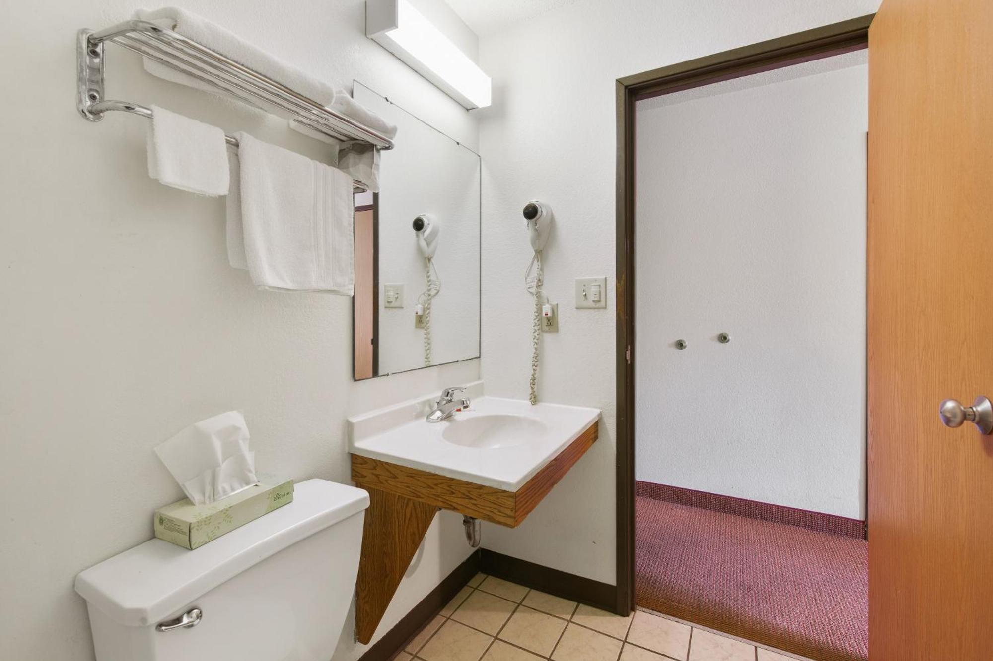 Oyo Hotel Portage I-94 Extérieur photo