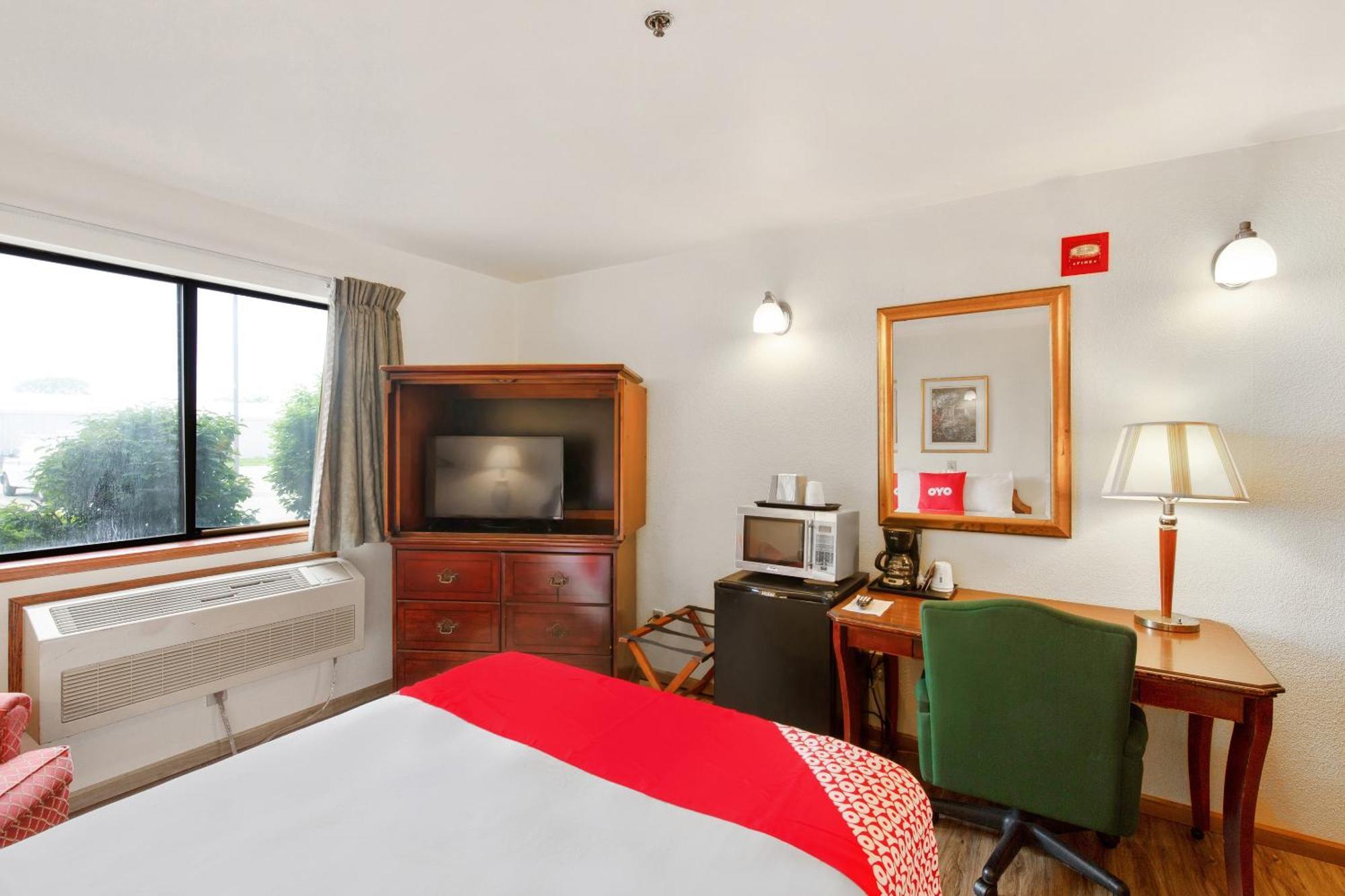 Oyo Hotel Portage I-94 Extérieur photo